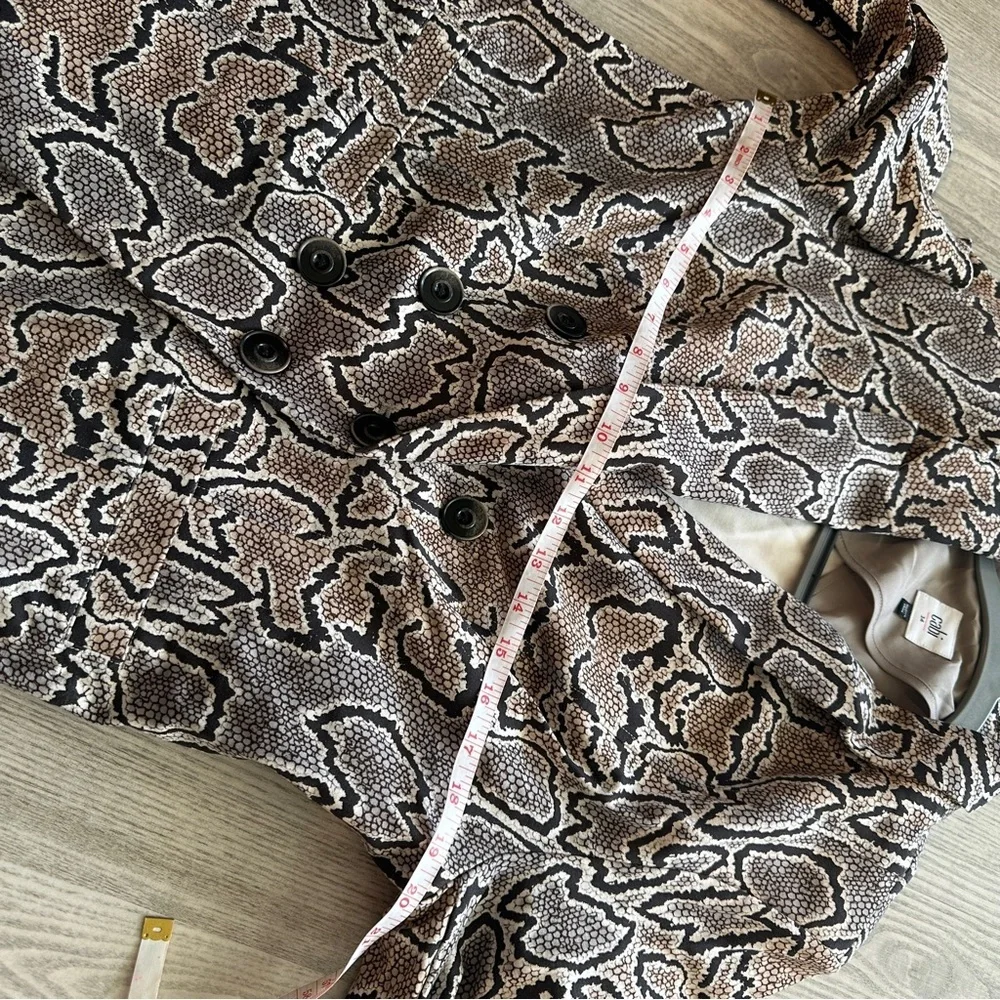 CAbi Tan Snake Pattern Double Breasted Stretch Blazer 14 - Picture 12 of 14